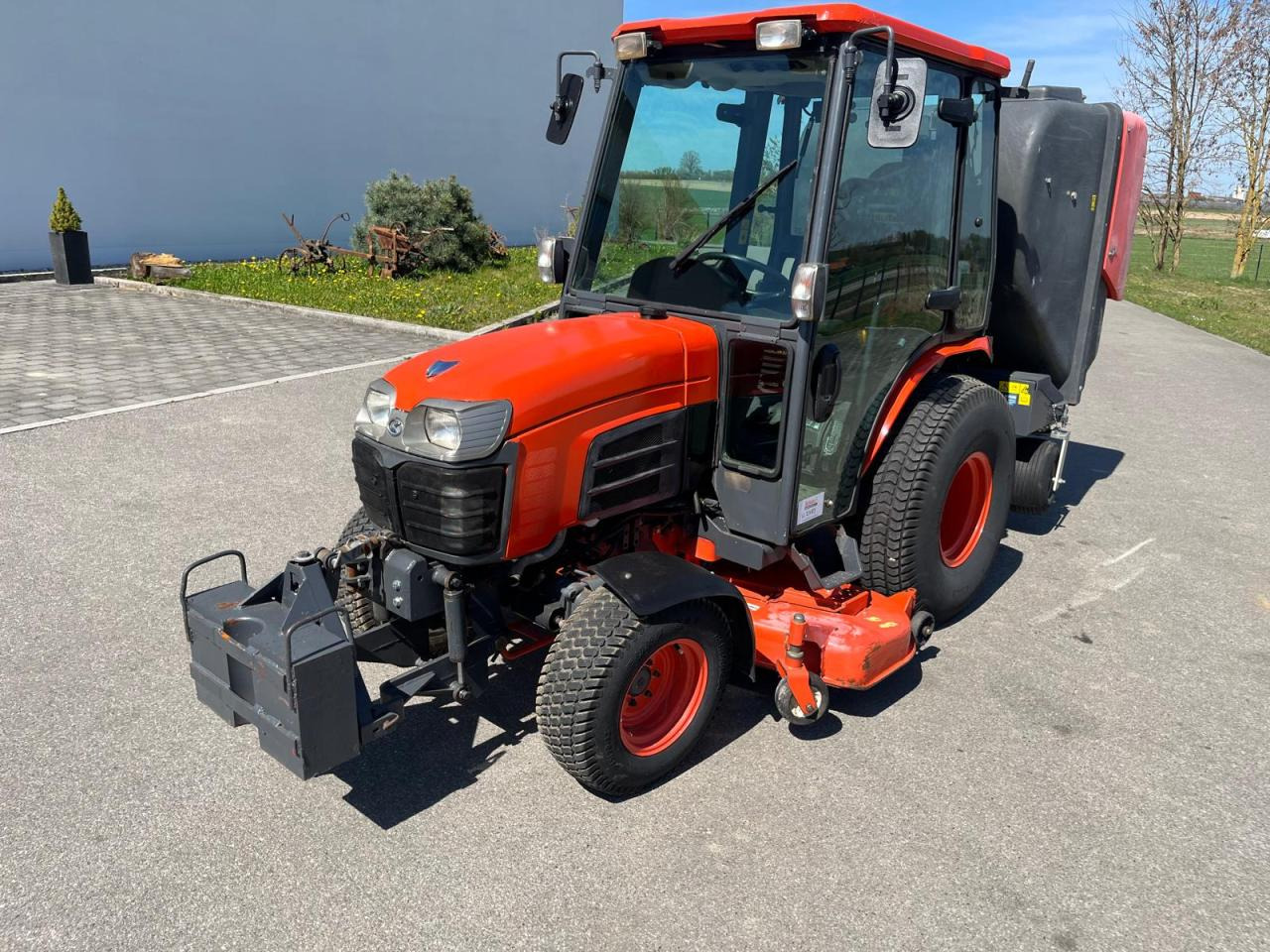Kubota B3030 Grüngutbehälter Hochentlader - Cortador de grama: foto 2 Kubota B3030 Grüngutbehälter Hochentlader - Cortador de grama: foto 2