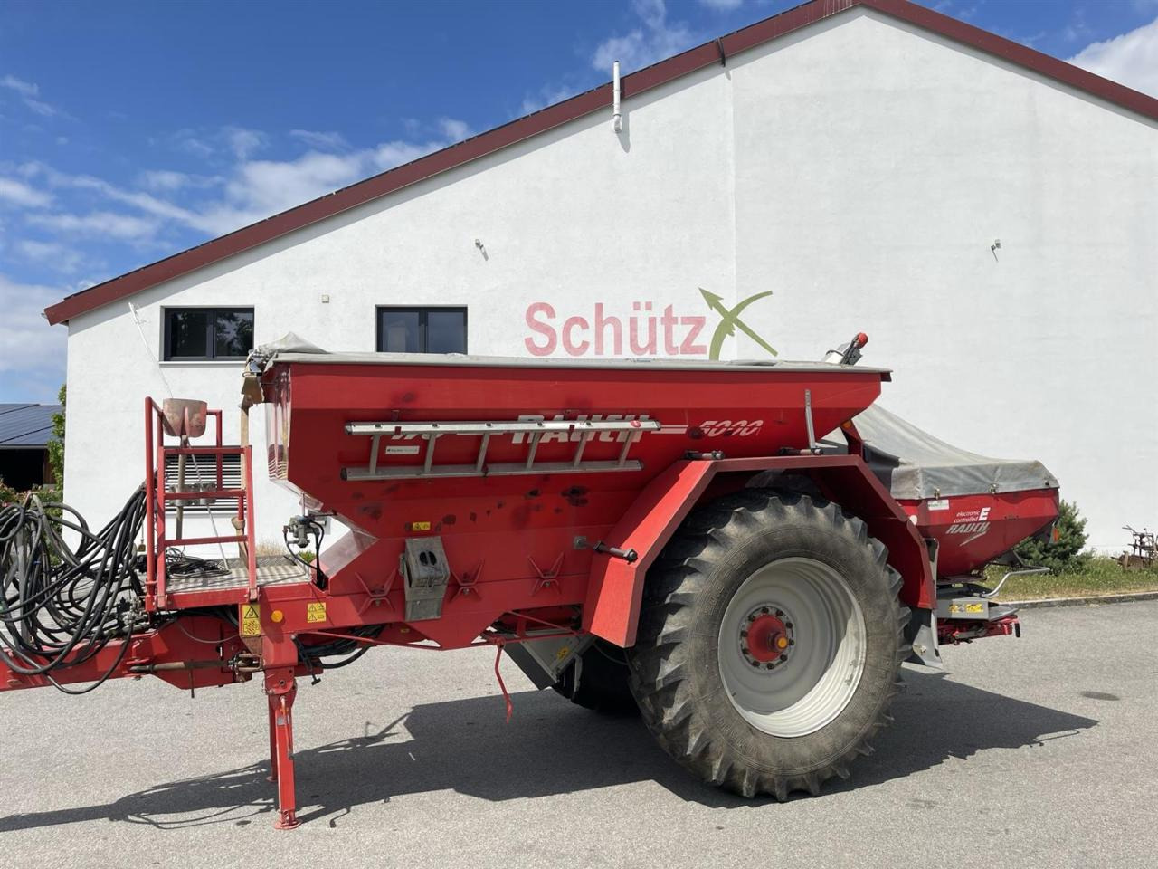 Rauch TWS 5000 Düngerwagen mit Deichsel-Lenkung und Streuer Axera H-EMC, gepflegter Zustand - Distribuidor de fertilizantes: foto 2 Rauch TWS 5000 Düngerwagen mit Deichsel-Lenkung und Streuer Axera H-EMC, gepflegter Zustand - Distribuidor de fertilizantes: foto 2