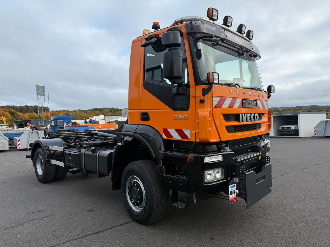 Iveco Trakker 330 EEV Winterdienst Abroll - Caminhão polibenne: foto 5 Iveco Trakker 330 EEV Winterdienst Abroll - Caminhão polibenne: foto 5