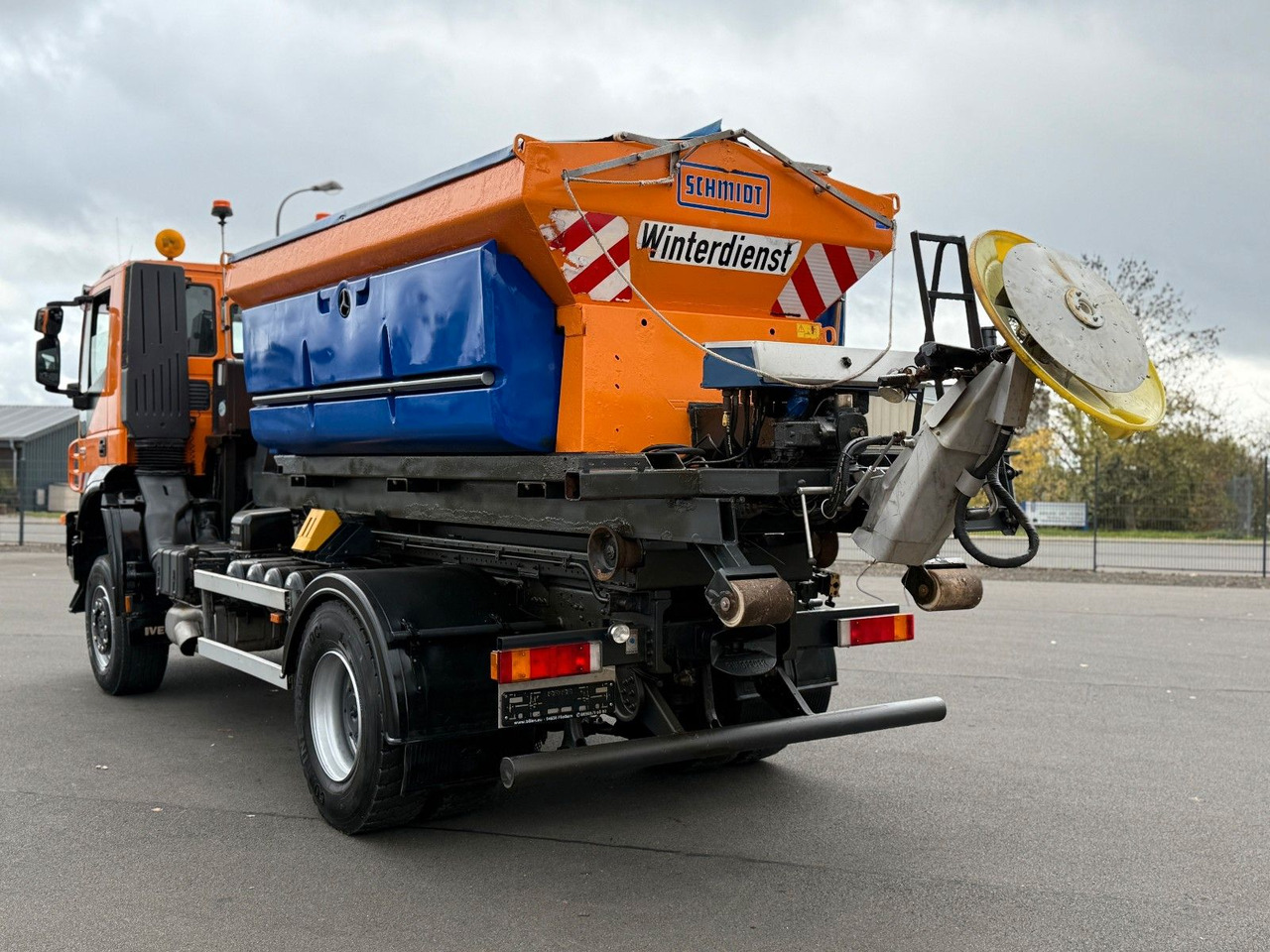 Iveco Trakker 330 EEV Winterdienst Abroll - Caminhão polibenne: foto 5 Iveco Trakker 330 EEV Winterdienst Abroll - Caminhão polibenne: foto 5