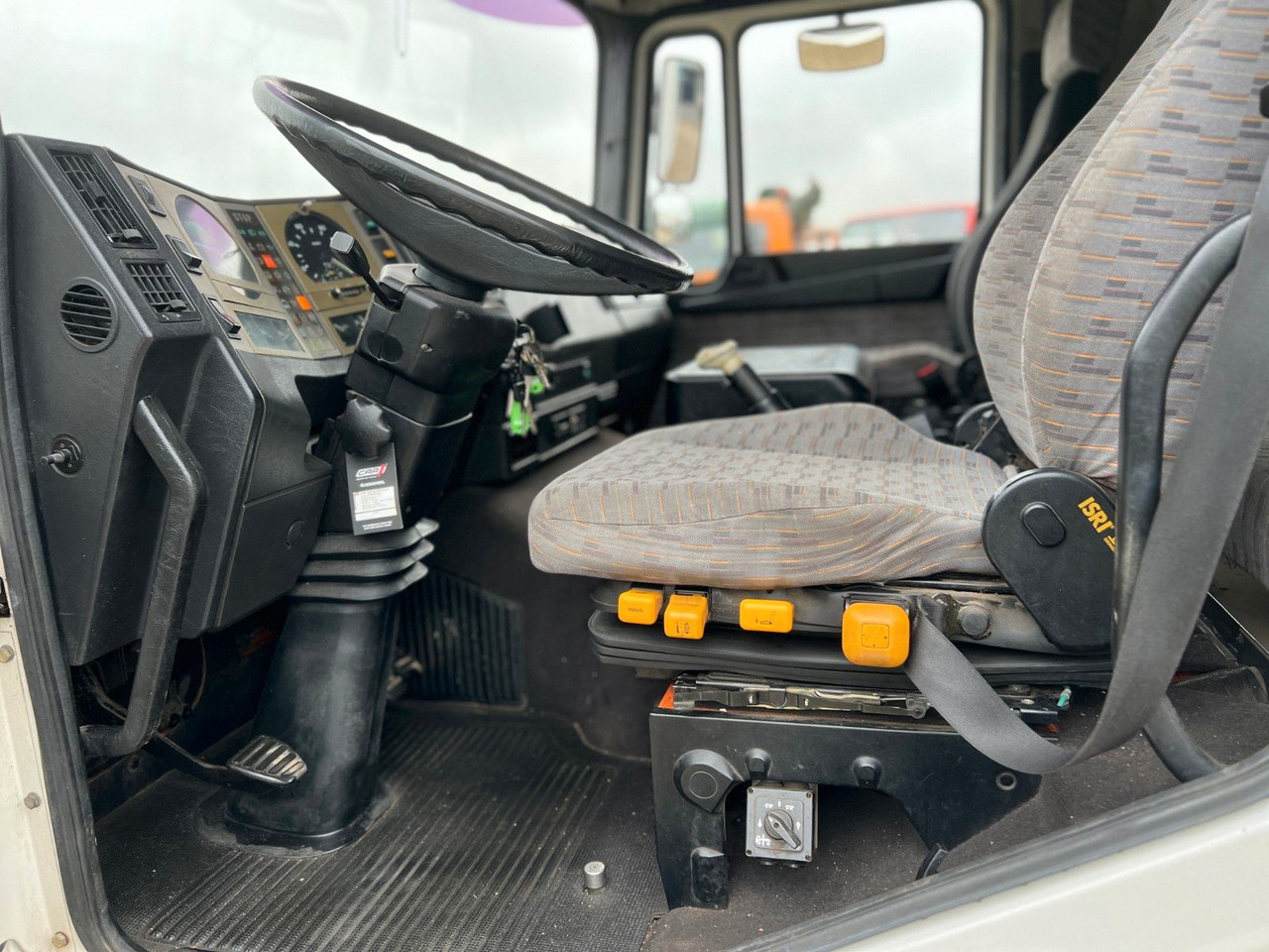 Locação de MAN 14.272 Schwenkwand / Schadstoffmobil MAN 14.272 Schwenkwand / Schadstoffmobil MAN 14.272 Schwenkwand / Schadstoffmobil MAN 14.272 Schwenkwand / Schadstoffmobil: foto 7