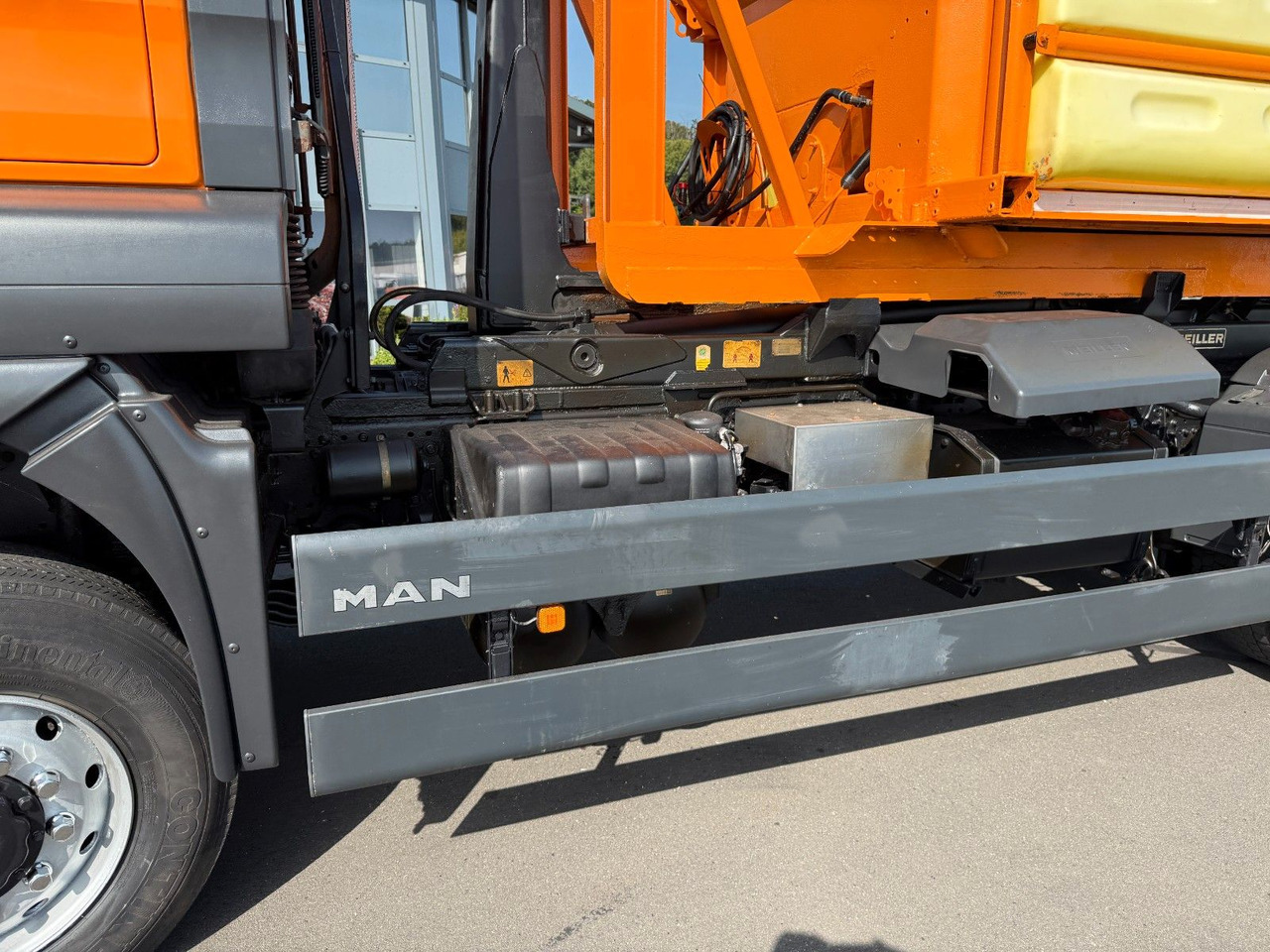 MAN TGA 18.350 4x4 Meiler Abroller RK 14.45 Winterd. - Caminhão polibenne: foto 5 MAN TGA 18.350 4x4 Meiler Abroller RK 14.45 Winterd. - Caminhão polibenne: foto 5
