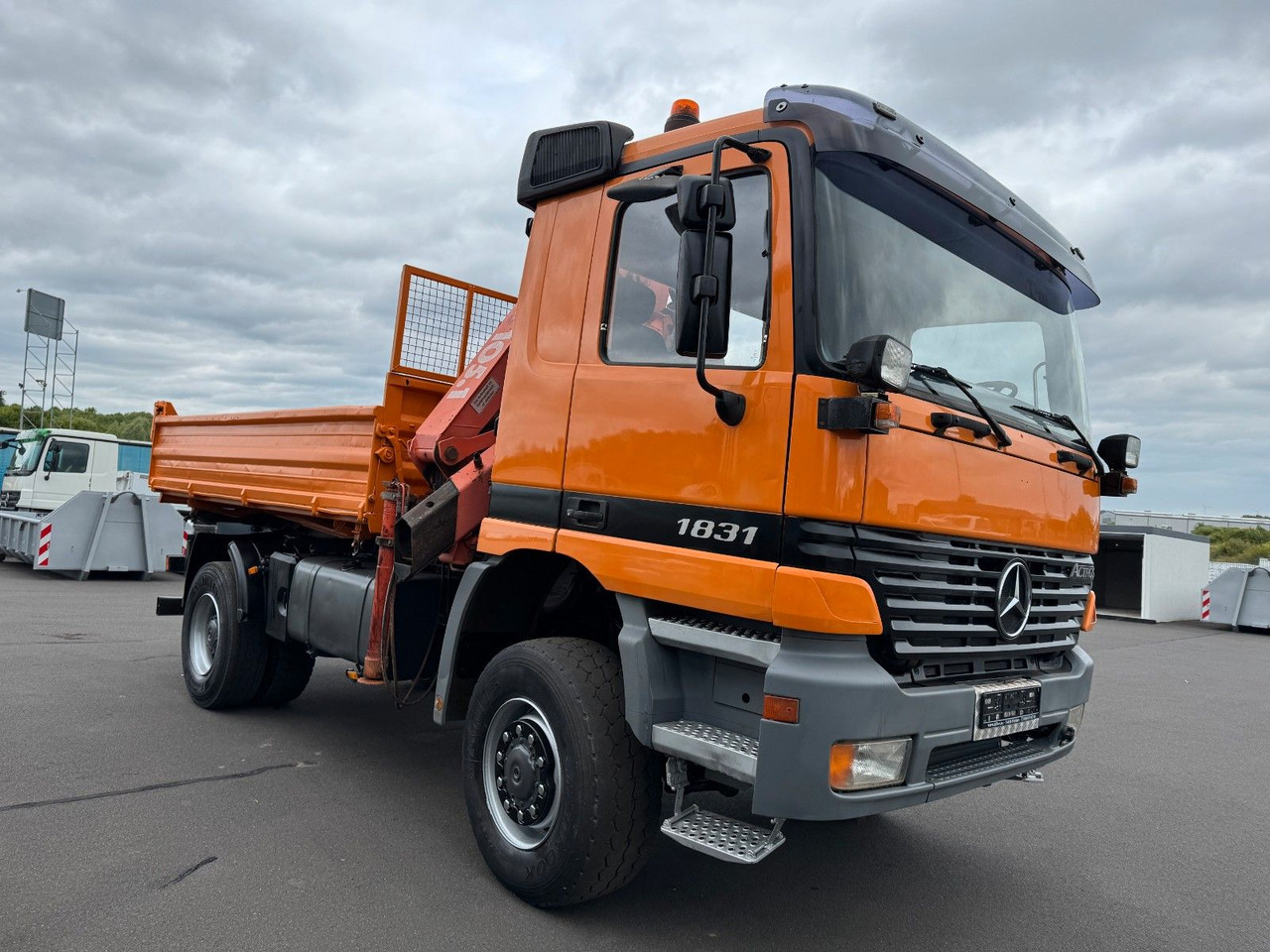 Mercedes-Benz Actros 1831 4x4 Kipper - Kran- Kupplung- Blattfe - Caminhão basculante, Caminhão grua: foto 5 Mercedes-Benz Actros 1831 4x4 Kipper - Kran- Kupplung- Blattfe - Caminhão basculante, Caminhão grua: foto 5
