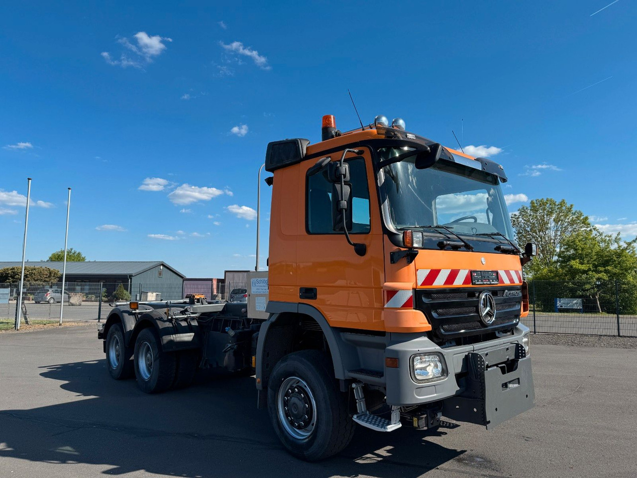 Mercedes-Benz Actros 3341 6x6 Kipperfahrgestell mit Zylinder - Caminhão chassi: foto 3 Mercedes-Benz Actros 3341 6x6 Kipperfahrgestell mit Zylinder - Caminhão chassi: foto 3