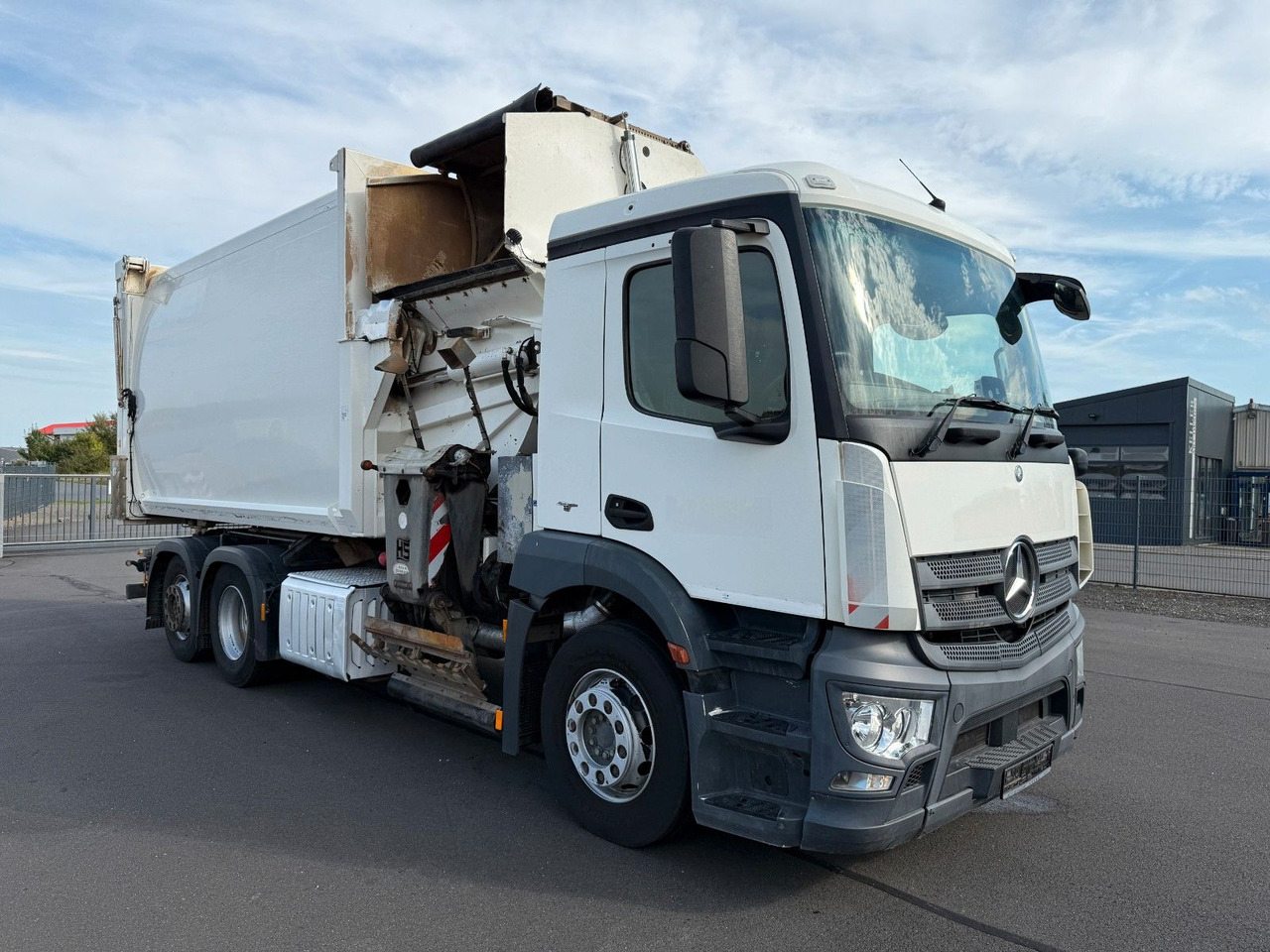 Mercedes-Benz Antos 2533 Seitenlader HS SL- VK- F - Caminhão de lixo: foto 3 Mercedes-Benz Antos 2533 Seitenlader HS SL- VK- F - Caminhão de lixo: foto 3