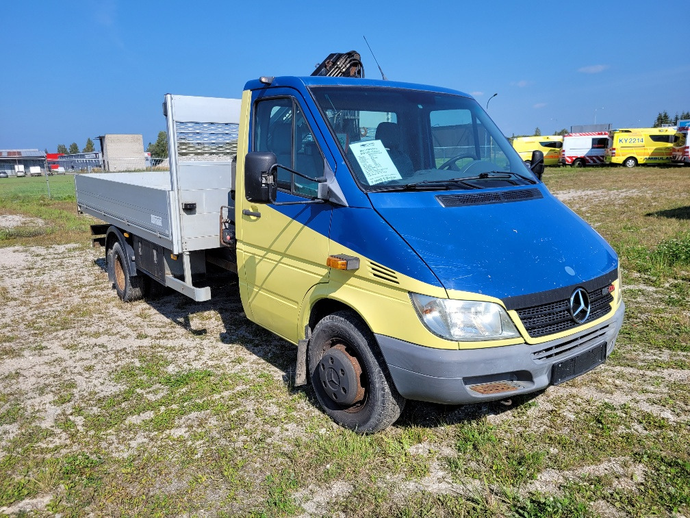 MERCEDES – BENZ SPRINTER 616CDI HIAB 027-2 Crane 10.2004 - Furgão caixa aberta: foto 1 MERCEDES – BENZ SPRINTER 616CDI HIAB 027-2 Crane 10.2004 - Furgão caixa aberta: foto 1