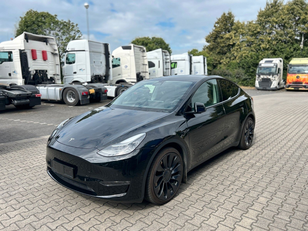 Tesla Model Y Performance Dual AWD - Sedã: foto 1 Tesla Model Y Performance Dual AWD - Sedã: foto 1