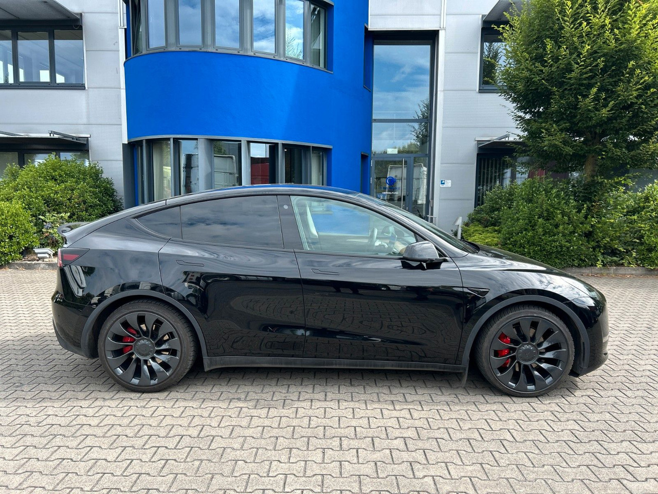 Tesla Model Y Performance Dual AWD - Sedã: foto 4 Tesla Model Y Performance Dual AWD - Sedã: foto 4