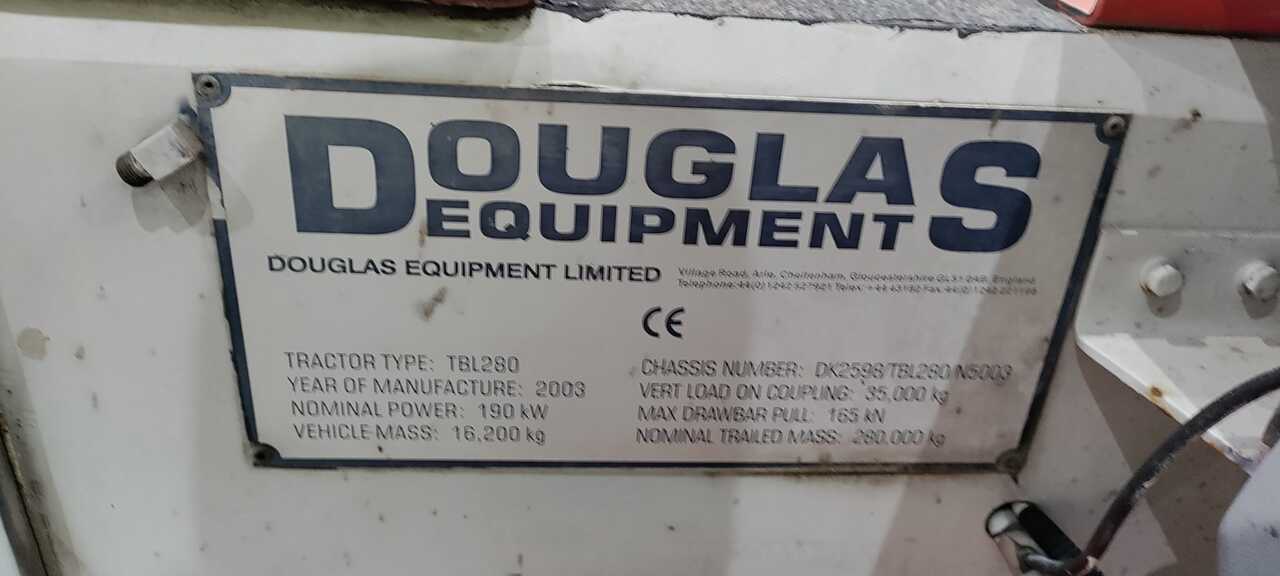 Douglas - Kalmar 280 - Trator de push-back: foto 3 Douglas - Kalmar 280 - Trator de push-back: foto 3