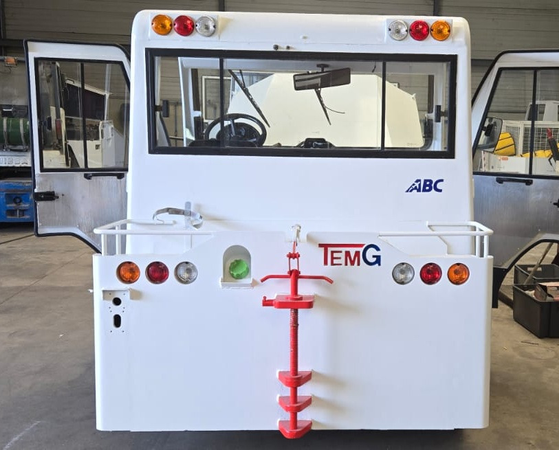 TEMG TRACTOR/DIESEL TG5006 - Trator de bagagem: foto 3 TEMG TRACTOR/DIESEL TG5006 - Trator de bagagem: foto 3
