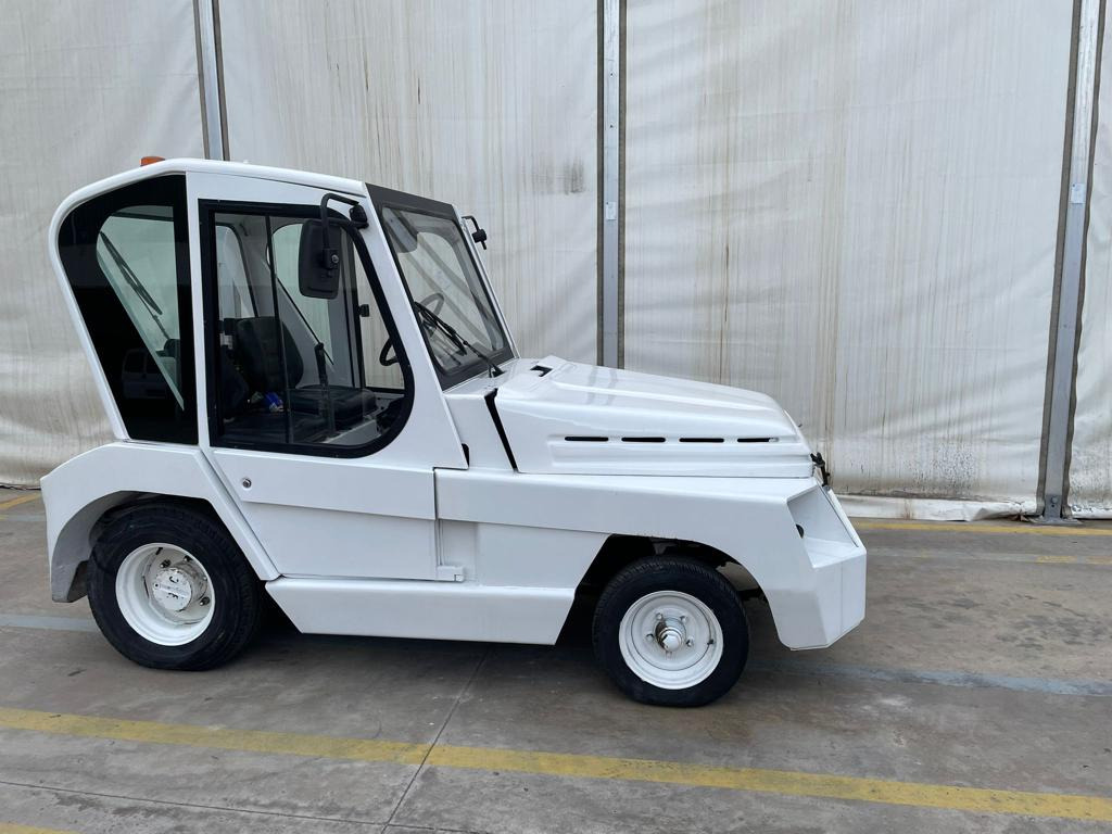 TLD TMX30 - Trator de push-back: foto 1 TLD TMX30 - Trator de push-back: foto 1