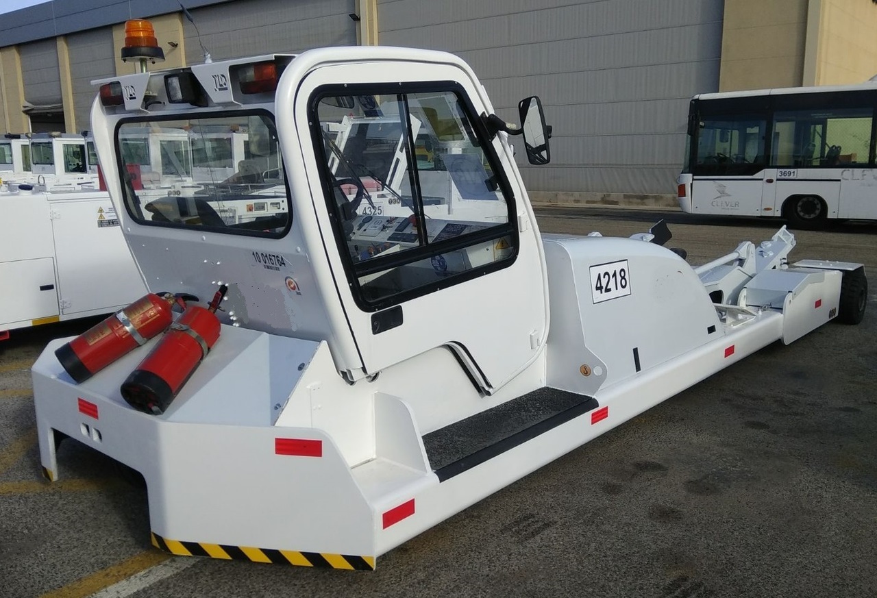 TLD Towbarless Pushback TPX 100 E - Trator de push-back: foto 1 TLD Towbarless Pushback TPX 100 E - Trator de push-back: foto 1