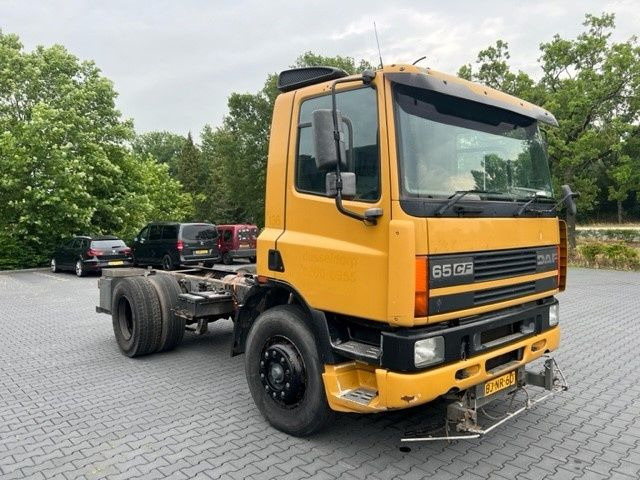 DAF CF 65 FA65.210 CF Right Hand Drive - Caminhão chassi: foto 1 DAF CF 65 FA65.210 CF Right Hand Drive - Caminhão chassi: foto 1