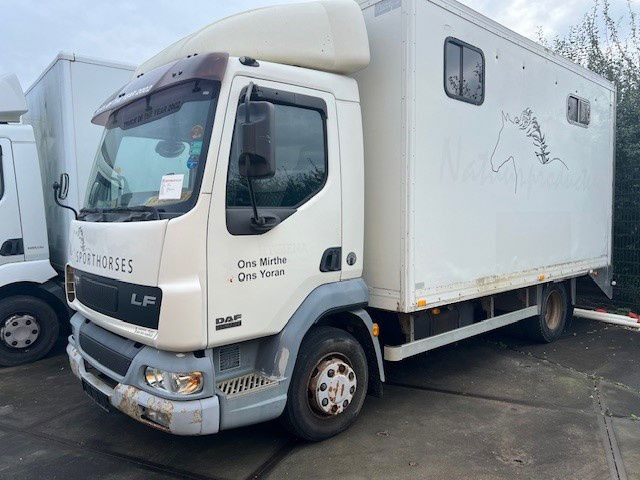 DAF LF 180 FA45.180 LF - Caminhão furgão: foto 1 DAF LF 180 FA45.180 LF - Caminhão furgão: foto 1