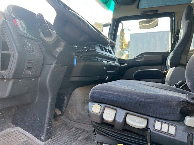 MAN TGA 26.440 .440 6x2 - Caminhão transportador de contêineres/ Caixa móvel: foto 5 MAN TGA 26.440 .440 6x2 - Caminhão transportador de contêineres/ Caixa móvel: foto 5