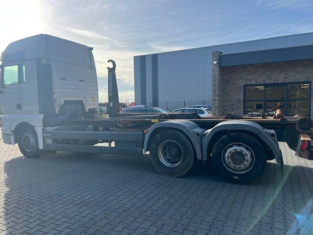 MAN TGA 26.440 .440 6x2 - Caminhão transportador de contêineres/ Caixa móvel: foto 3 MAN TGA 26.440 .440 6x2 - Caminhão transportador de contêineres/ Caixa móvel: foto 3