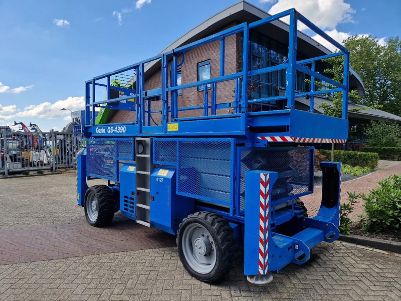 Genie GS-4390 (15,5 mtr werkhoogte) - Plataforma de Tijera/ Plataforma de tesoura: foto 5 Genie GS-4390 (15,5 mtr werkhoogte) - Plataforma de Tijera/ Plataforma de tesoura: foto 5