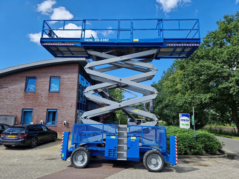 Genie GS-4390 (15,5 mtr werkhoogte) - Plataforma de Tijera/ Plataforma de tesoura: foto 3 Genie GS-4390 (15,5 mtr werkhoogte) - Plataforma de Tijera/ Plataforma de tesoura: foto 3