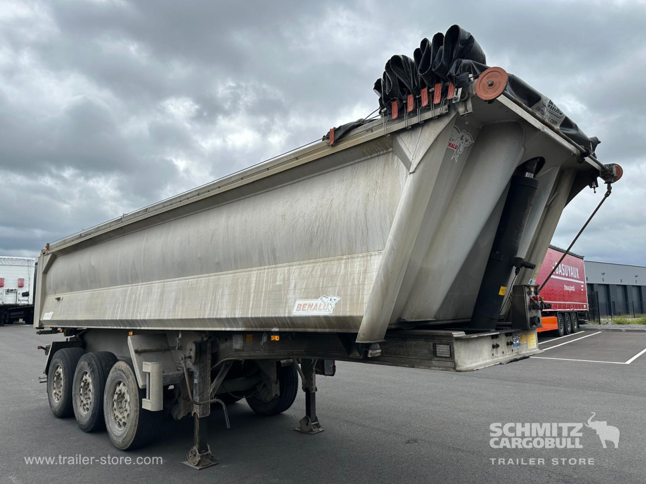 BENALU Tipper Alu-square sided body 24m³ - Semireboque basculante: foto 1 BENALU Tipper Alu-square sided body 24m³ - Semireboque basculante: foto 1