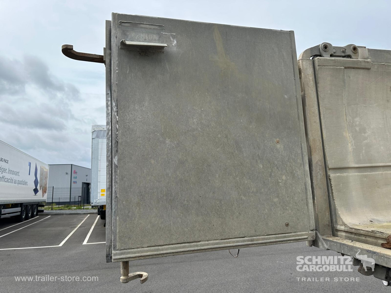 BENALU Tipper Alu-square sided body 24m³ - Semireboque basculante: foto 5 BENALU Tipper Alu-square sided body 24m³ - Semireboque basculante: foto 5