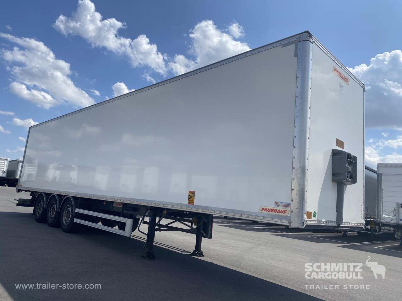 FRUEHAUF Dryfreight Standard Roller shutter door - Semireboque furgão: foto 1 FRUEHAUF Dryfreight Standard Roller shutter door - Semireboque furgão: foto 1