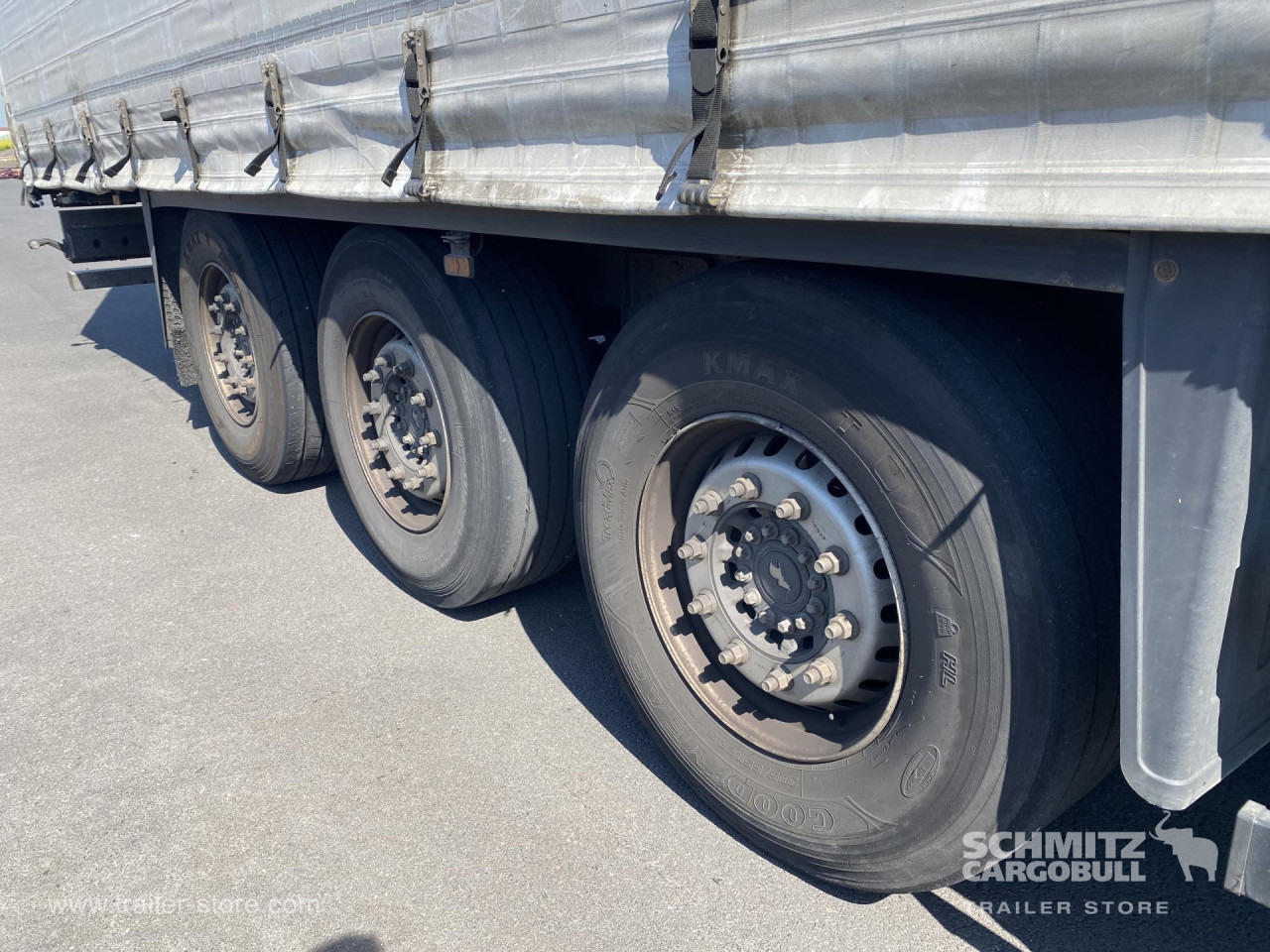 SCHMITZ Curtainsider Standard - Semi-reboque de lona: foto 4 SCHMITZ Curtainsider Standard - Semi-reboque de lona: foto 4