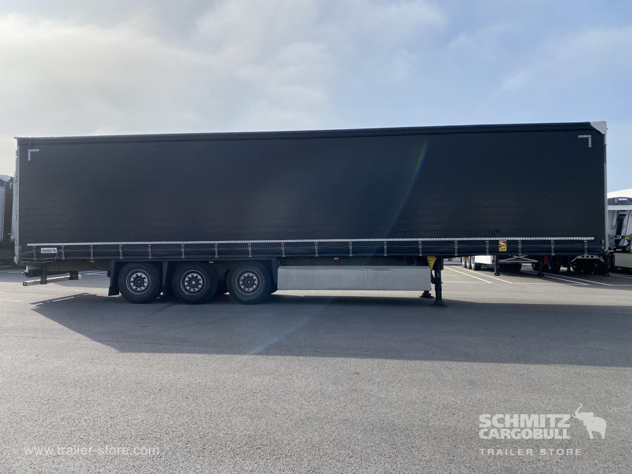 SCHMITZ Curtainsider Standard - Semi-reboque de lona: foto 5 SCHMITZ Curtainsider Standard - Semi-reboque de lona: foto 5