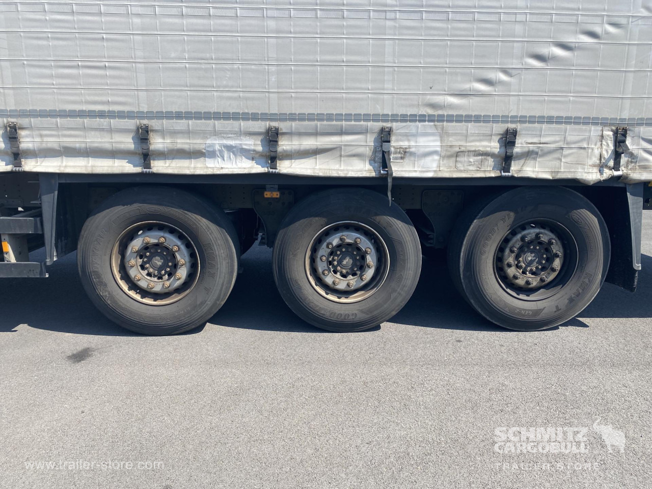 SCHMITZ Curtainsider Standard - Semi-reboque de lona: foto 3 SCHMITZ Curtainsider Standard - Semi-reboque de lona: foto 3