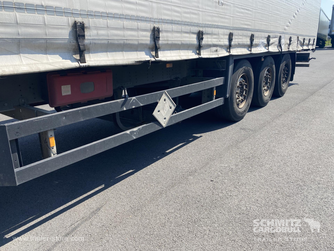 SCHMITZ Curtainsider Standard - Semi-reboque de lona: foto 4 SCHMITZ Curtainsider Standard - Semi-reboque de lona: foto 4