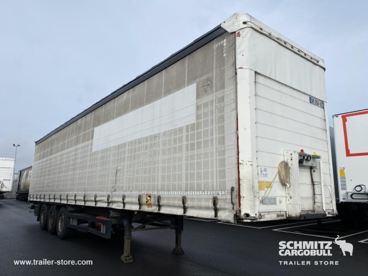 SCHMITZ Curtainsider Standard - Semi-reboque de lona: foto 1 SCHMITZ Curtainsider Standard - Semi-reboque de lona: foto 1