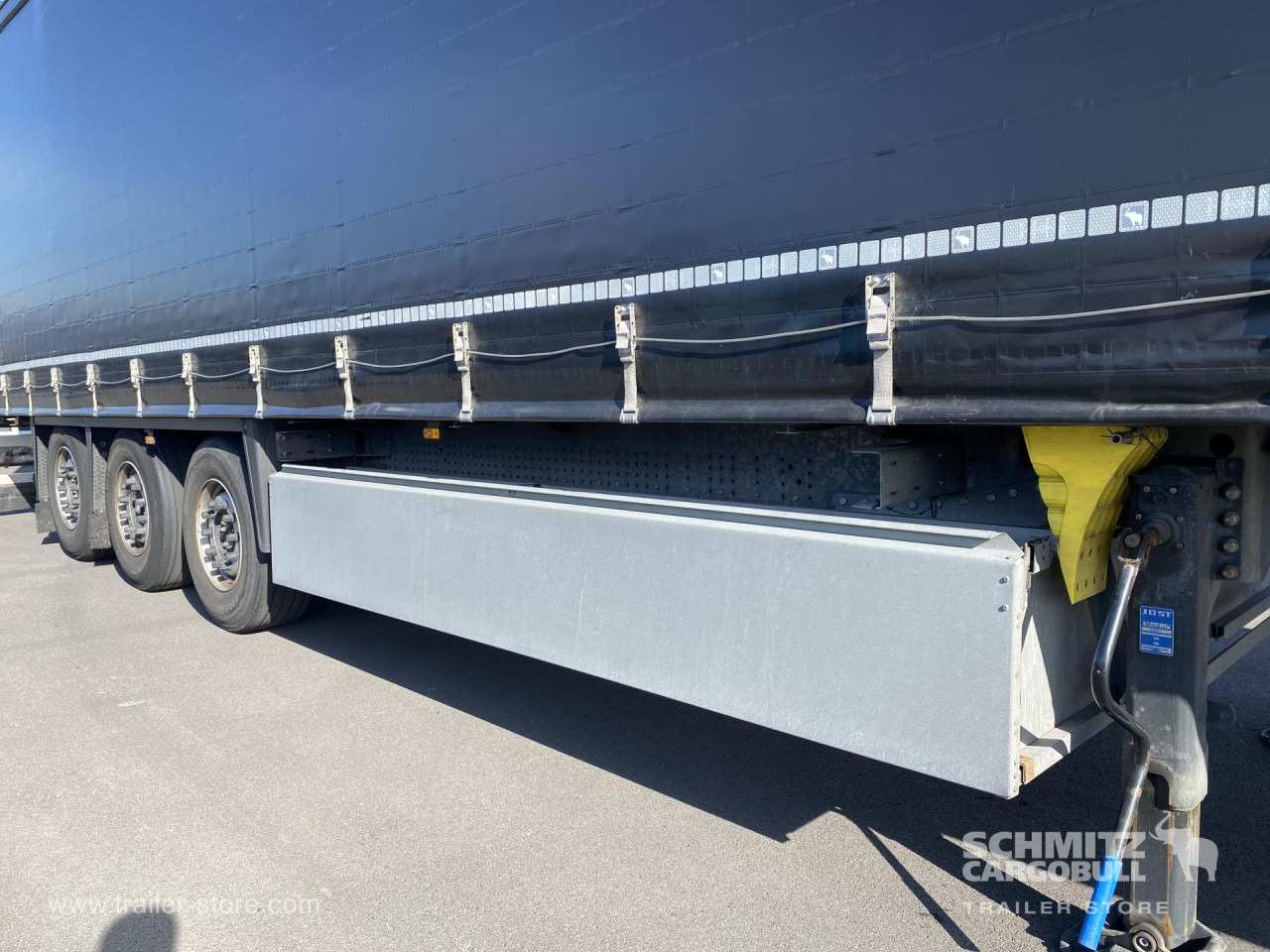 SCHMITZ Curtainsider Standard - Semi-reboque de lona: foto 2 SCHMITZ Curtainsider Standard - Semi-reboque de lona: foto 2