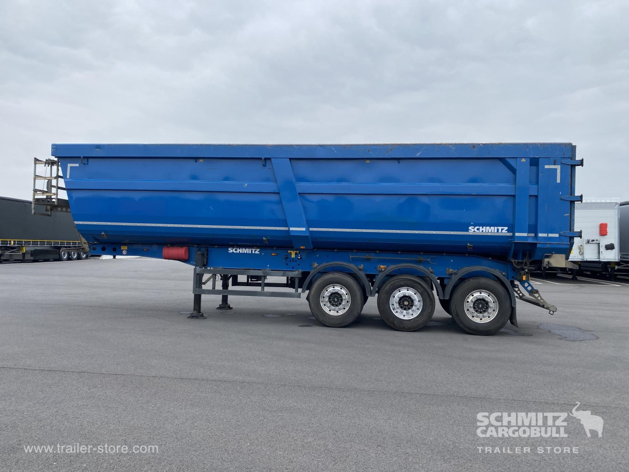 SCHMITZ Tipper Steel half pipe body 46m³ - Semireboque basculante: foto 4 SCHMITZ Tipper Steel half pipe body 46m³ - Semireboque basculante: foto 4