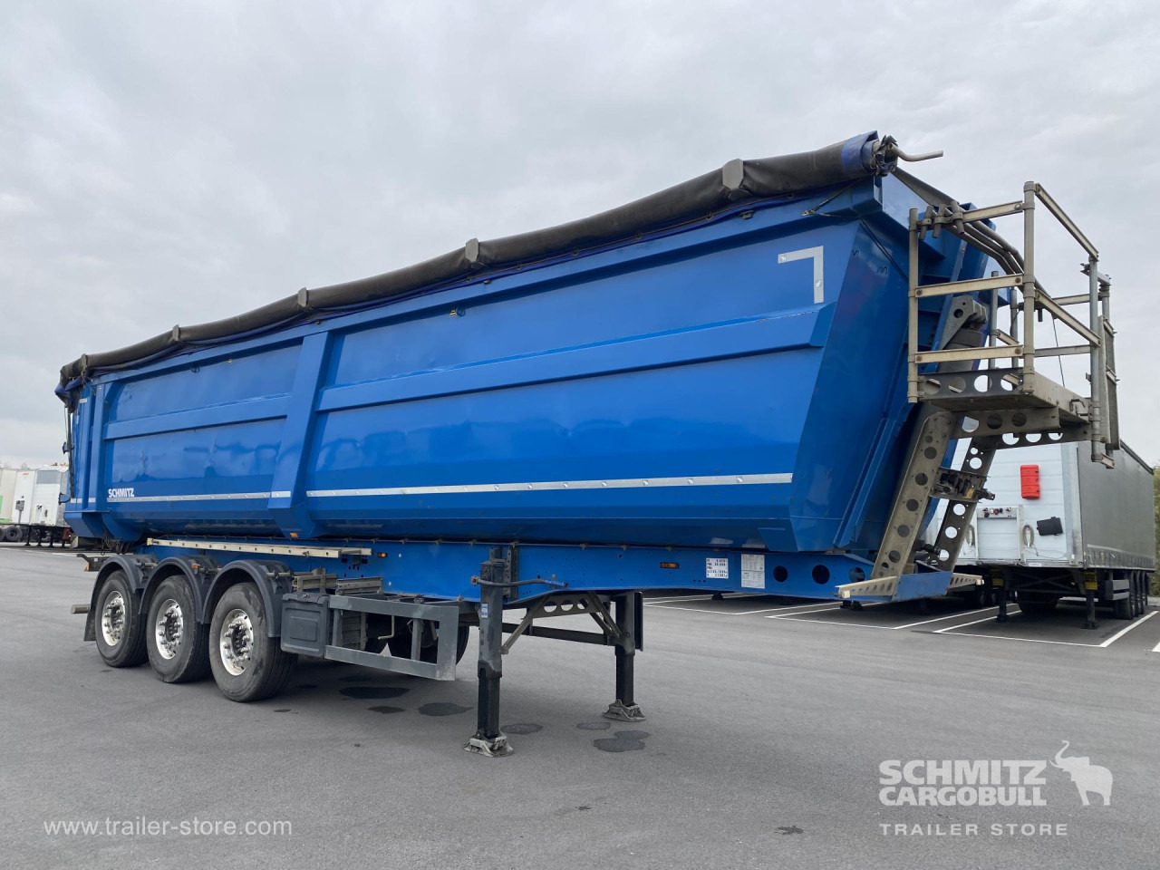 SCHMITZ Tipper Steel half pipe body 46m³ - Semireboque basculante: foto 1 SCHMITZ Tipper Steel half pipe body 46m³ - Semireboque basculante: foto 1