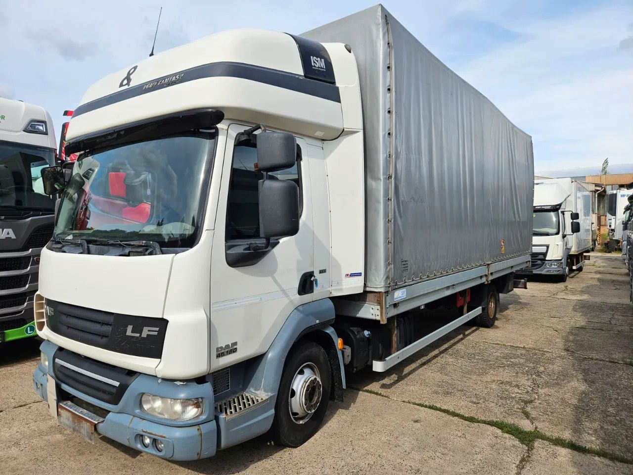 DAF LF 45.180 EEV - More units in stock! - Furgão de toldo: foto 1 DAF LF 45.180 EEV - More units in stock! - Furgão de toldo: foto 1