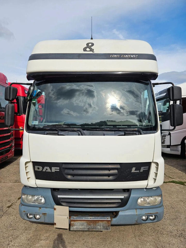 DAF LF 45.180 EEV - More units in stock! - Furgão de toldo: foto 2 DAF LF 45.180 EEV - More units in stock! - Furgão de toldo: foto 2