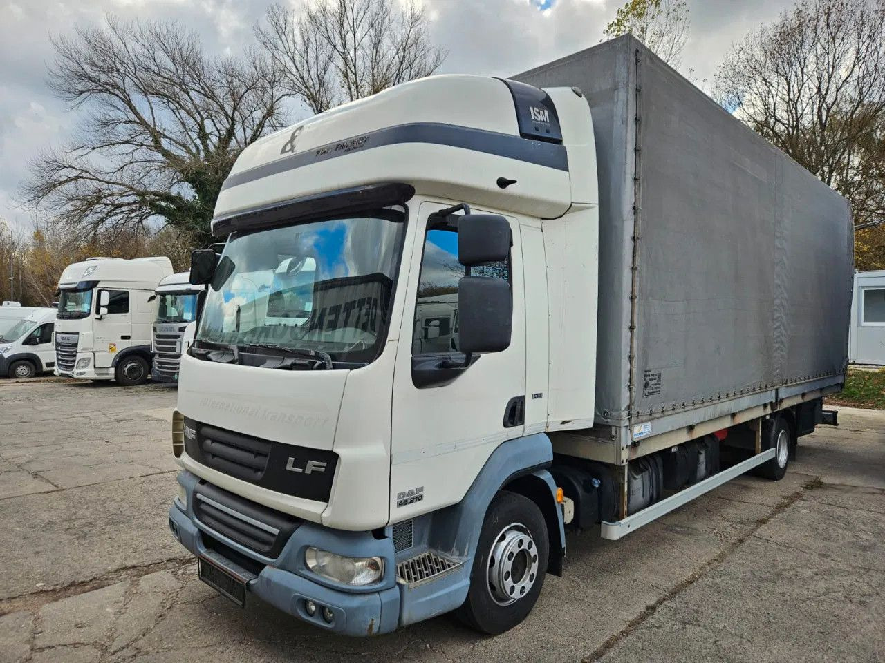 DAF LF 45.210 12t Euro5 EEV - Caminhão com lona: foto 1 DAF LF 45.210 12t Euro5 EEV - Caminhão com lona: foto 1