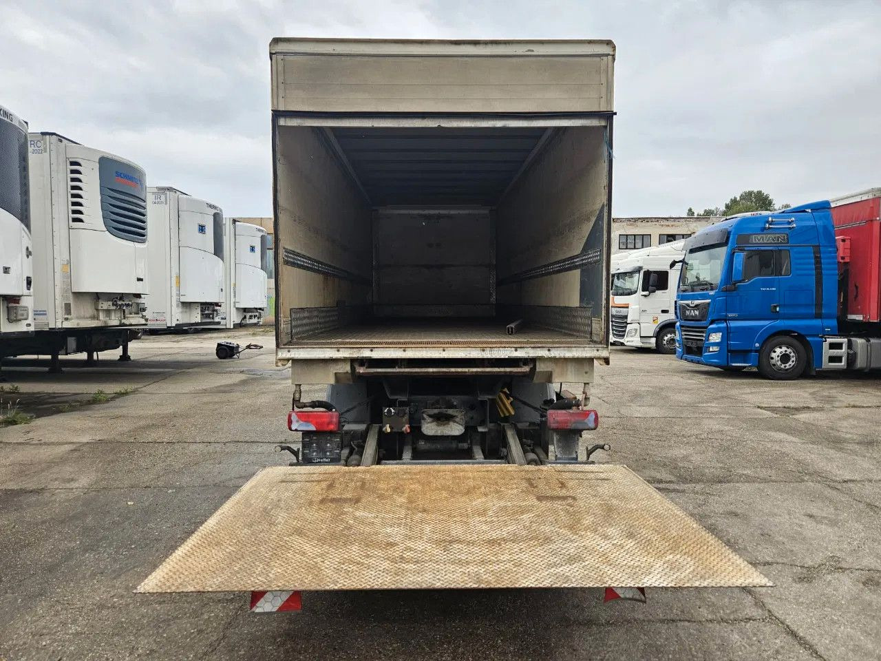 MAN TGA 26.400 BDF Tail Lift Euro5, New Smart2 Tacho - Caminhão transportador de contêineres/ Caixa móvel: foto 5 MAN TGA 26.400 BDF Tail Lift Euro5, New Smart2 Tacho - Caminhão transportador de contêineres/ Caixa móvel: foto 5