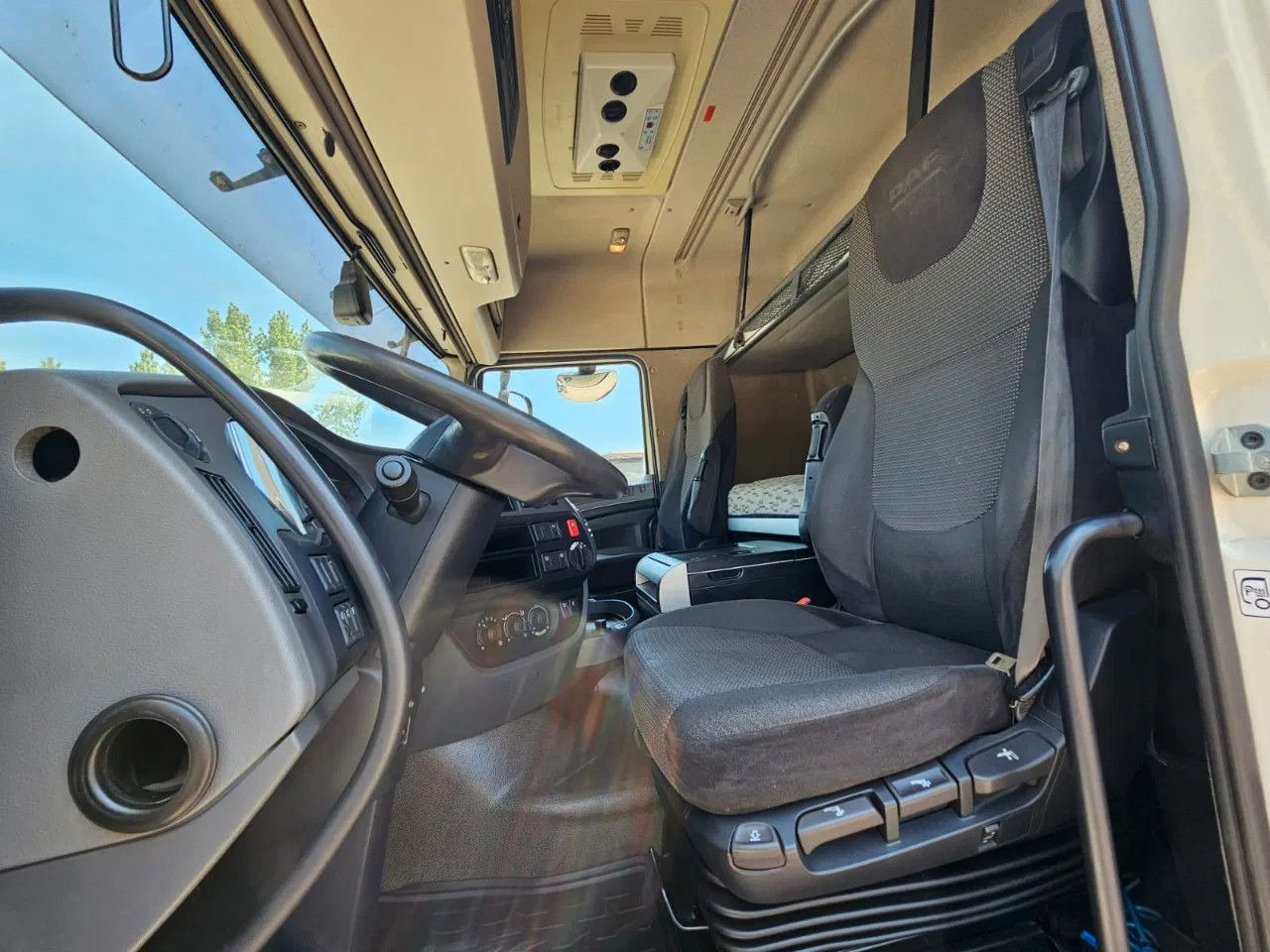 DAF XF 460 Space Cab Standklima 1 units - Tractor: foto 5 DAF XF 460 Space Cab Standklima 1 units - Tractor: foto 5