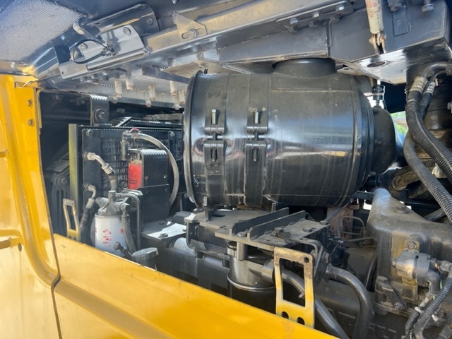 KOMATSU D65EX12 mit Ripperventil - Buldôzer: foto 4 KOMATSU D65EX12 mit Ripperventil - Buldôzer: foto 4