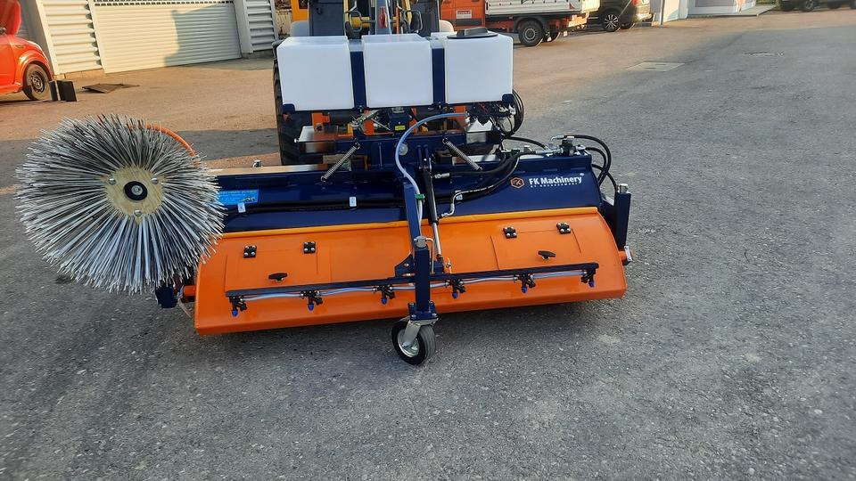 Kehrmaschine 1,2 1,5, 1,8m 2,3m Schlepper Radlader Teleskoplader - Vassoura: foto 4 Kehrmaschine 1,2 1,5, 1,8m 2,3m Schlepper Radlader Teleskoplader - Vassoura: foto 4