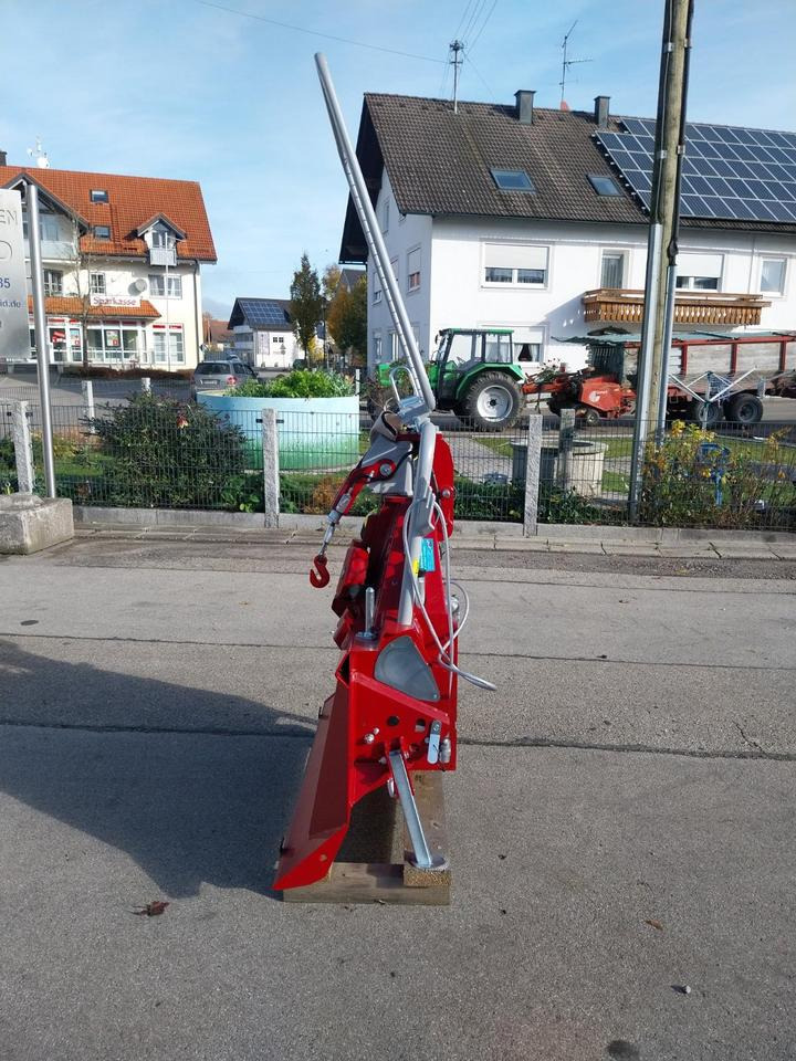 Neue Forstseilwinde Seilwinde Tajfun EGV 45 AHK SG Funk 35 55 65 - Molinete de Equipamento florestal: foto 3 Neue Forstseilwinde Seilwinde Tajfun EGV 45 AHK SG Funk 35 55 65 - Molinete de Equipamento florestal: foto 3