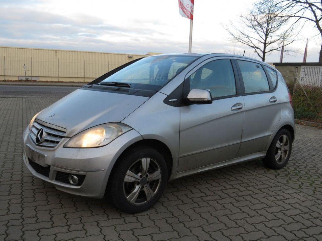 Mercedes-Benz A-Klasse 200 Avantgarde PKW - Caminhão: foto 1 Mercedes-Benz A-Klasse 200 Avantgarde PKW - Caminhão: foto 1