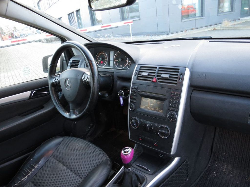 Mercedes-Benz A-Klasse 200 Avantgarde PKW - Caminhão: foto 5 Mercedes-Benz A-Klasse 200 Avantgarde PKW - Caminhão: foto 5