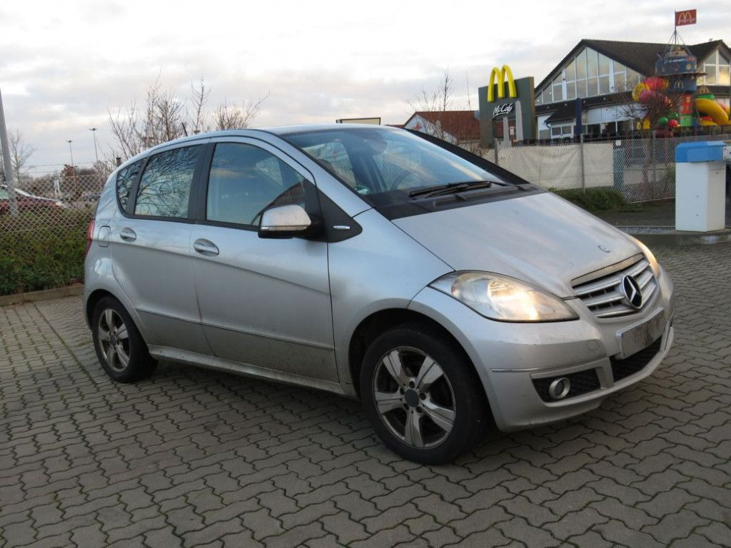 Mercedes-Benz A-Klasse 200 Avantgarde PKW - Caminhão: foto 2 Mercedes-Benz A-Klasse 200 Avantgarde PKW - Caminhão: foto 2