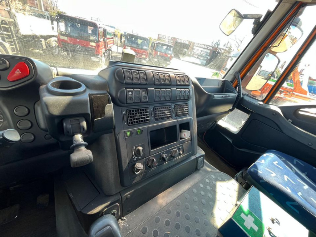IVECO-MAGIRUS TRACKER AD260T50 6x4 3-Achs Kipper Schalter, Blatt - Caminhão basculante: foto 2 IVECO-MAGIRUS TRACKER AD260T50 6x4 3-Achs Kipper Schalter, Blatt - Caminhão basculante: foto 2