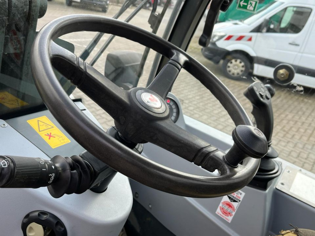 Locação de KRAMER WERKE Radlader 750 Allrad Radlader Klappschaufel+Gabel KRAMER WERKE Radlader 750 Allrad Radlader Klappschaufel+Gabel: foto 12