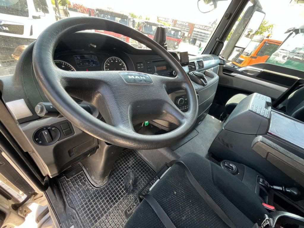 MAN TG-S 26.400 6x2-2 BL Pritsche Heckkran 5xhydr.Au - Caminhão grua: foto 5 MAN TG-S 26.400 6x2-2 BL Pritsche Heckkran 5xhydr.Au - Caminhão grua: foto 5