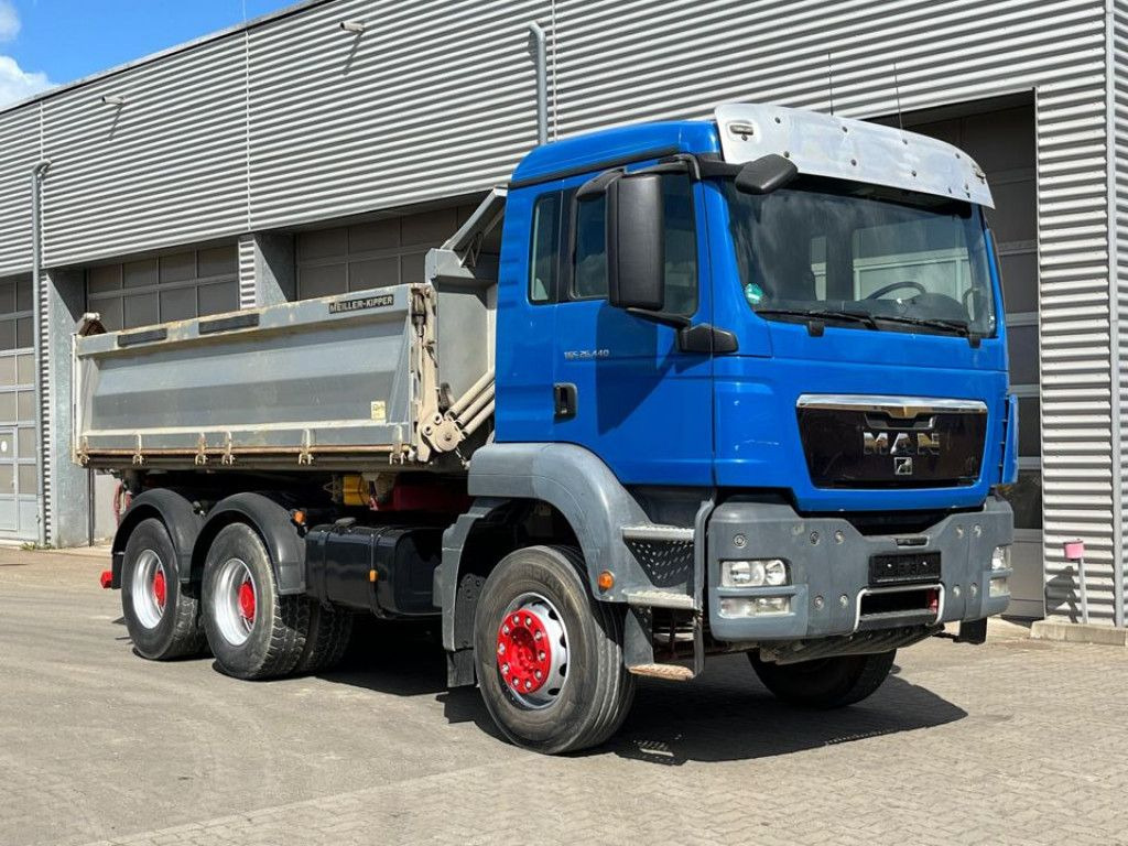 MAN TG-S 26.440 6x4 BB 3-Achs Kipper MeillerSchalter MAN TG-S 26.440 6x4 BB 3-Achs Kipper MeillerSchalter - Caminhão basculante: foto 2 MAN TG-S 26.440 6x4 BB 3-Achs Kipper MeillerSchalter MAN TG-S 26.440 6x4 BB 3-Achs Kipper MeillerSchalter - Caminhão basculante: foto 2