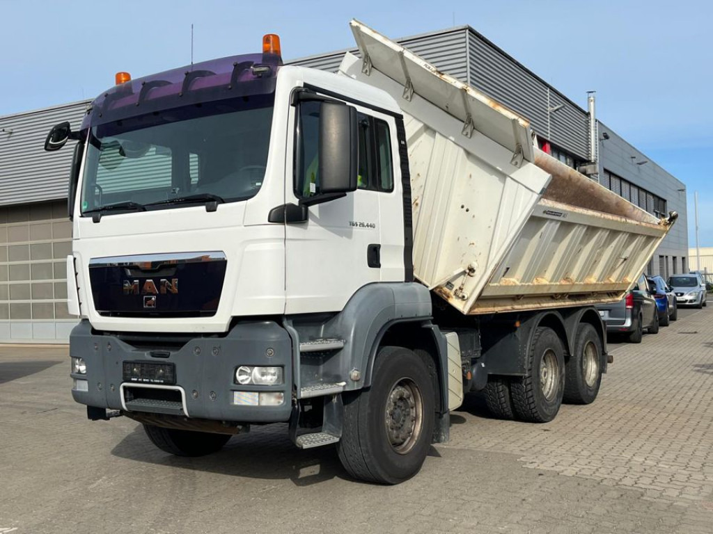 MAN TG-S 26.440 6x4 BB 3-Achs Kipper Schalter - Caminhão basculante: foto 1 MAN TG-S 26.440 6x4 BB 3-Achs Kipper Schalter - Caminhão basculante: foto 1