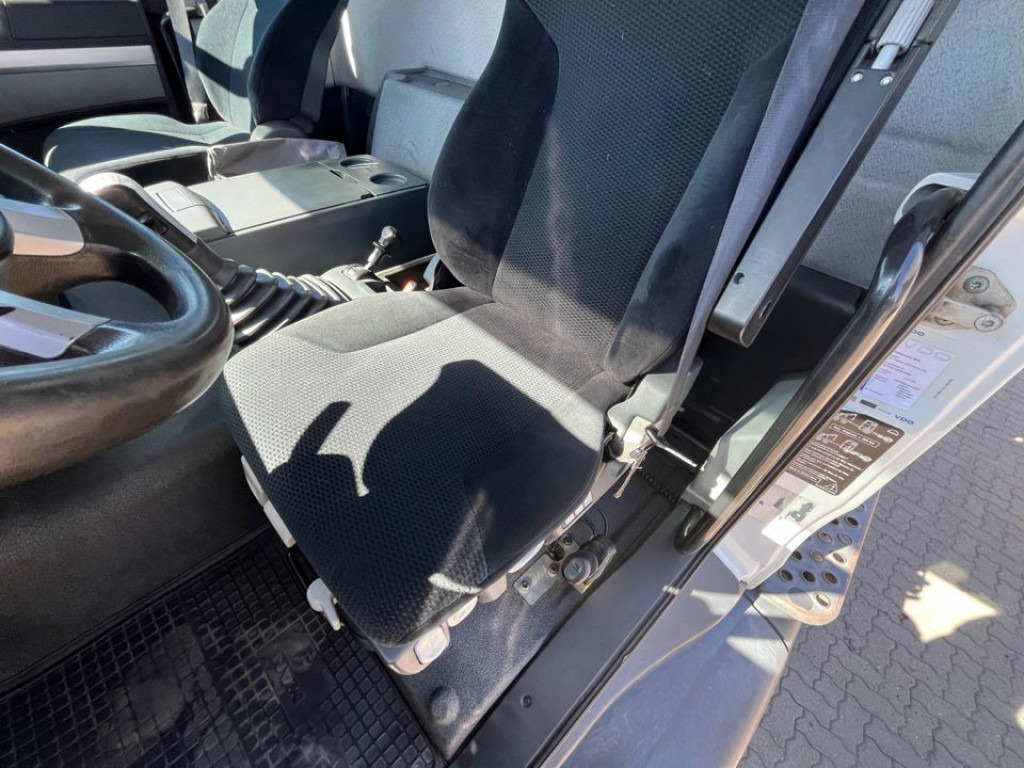 MAN TG-S 35.400 8x6H 4 Achs Muldenkipper Carnehl - Caminhão basculante: foto 4 MAN TG-S 35.400 8x6H 4 Achs Muldenkipper Carnehl - Caminhão basculante: foto 4